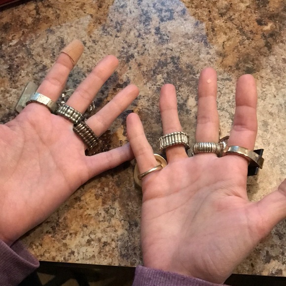 7 Statement Rings - Picture 3 of 3